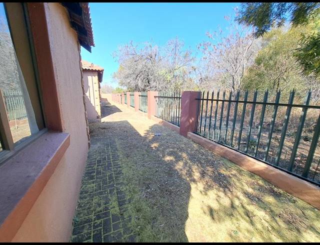 4 BEDROOM HOUSE FOR SALE IN STONERIDGE